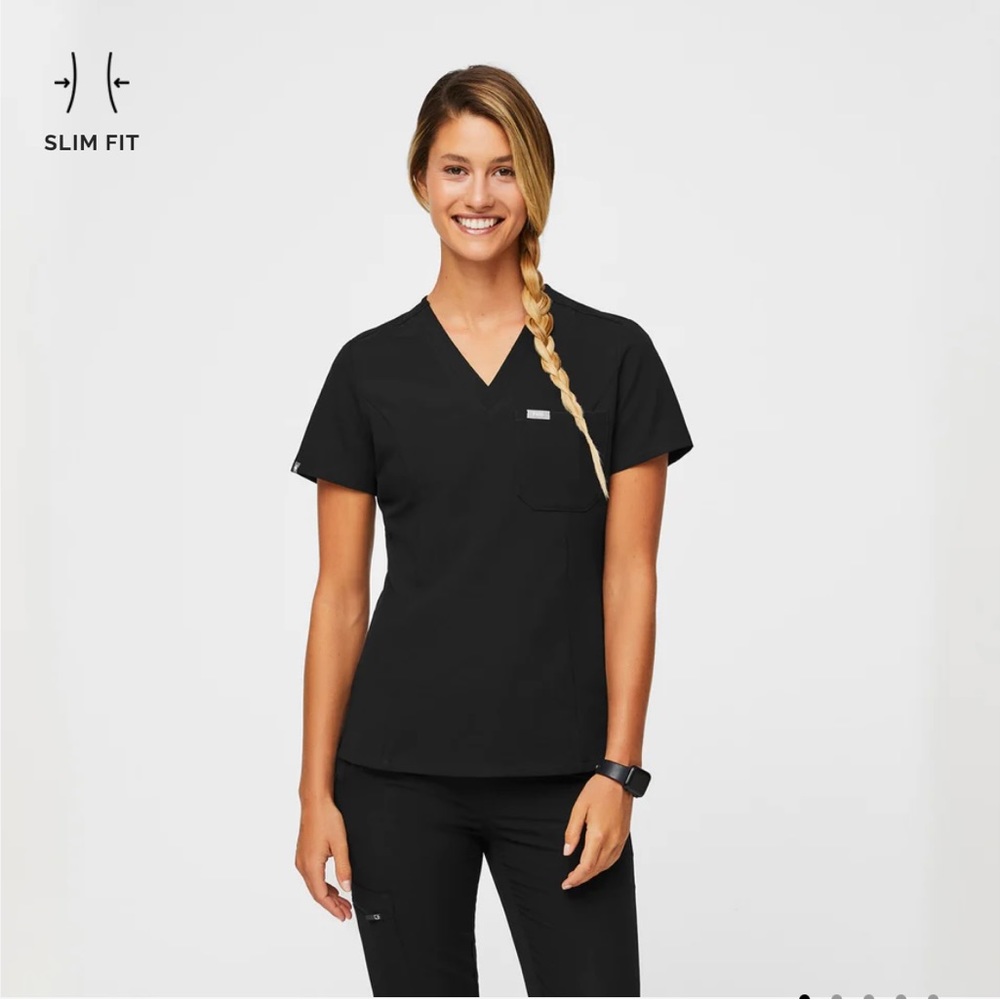 Fix Caterina One Pocket Scrub Top in Black